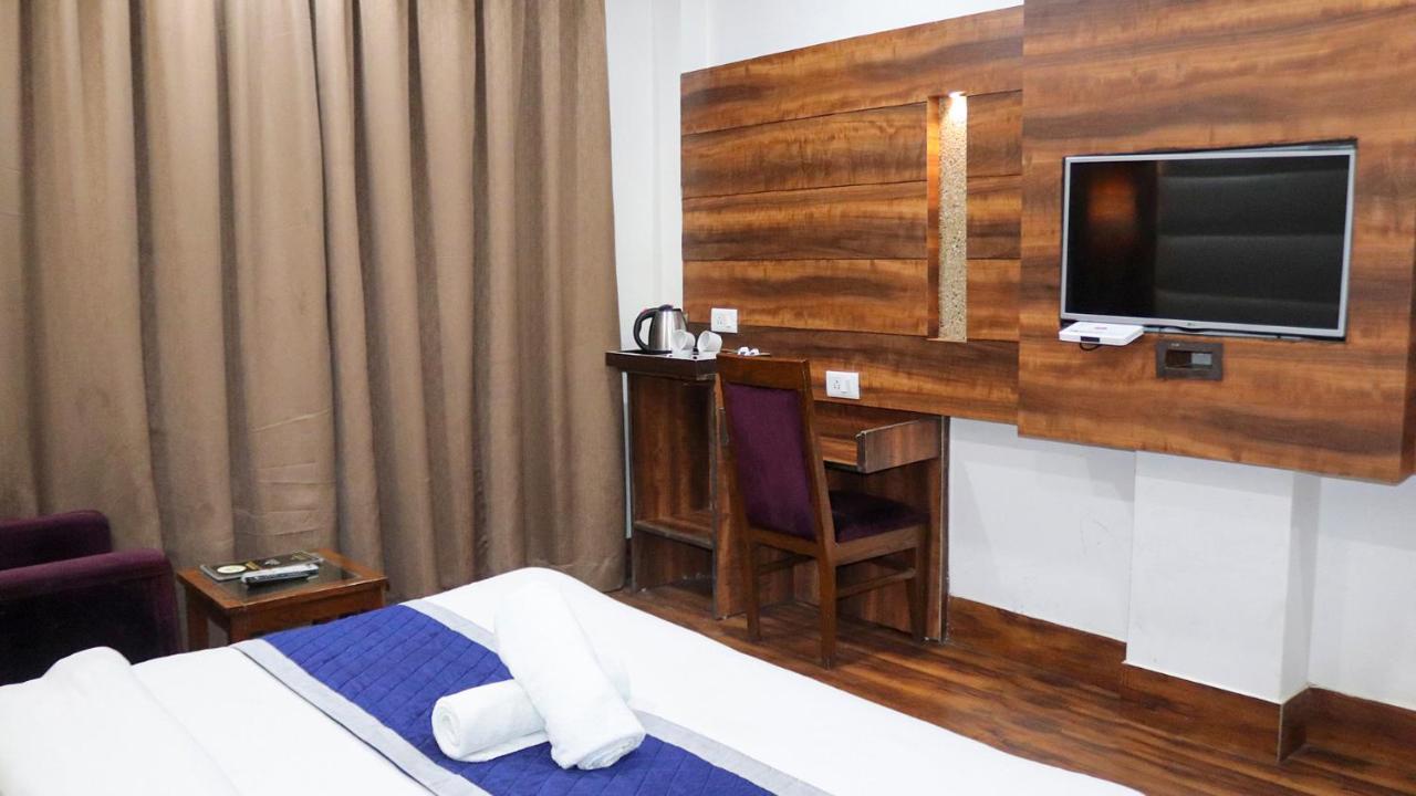 Ak Continental - Mcleodganj Hotel Дхарамсала Екстериор снимка