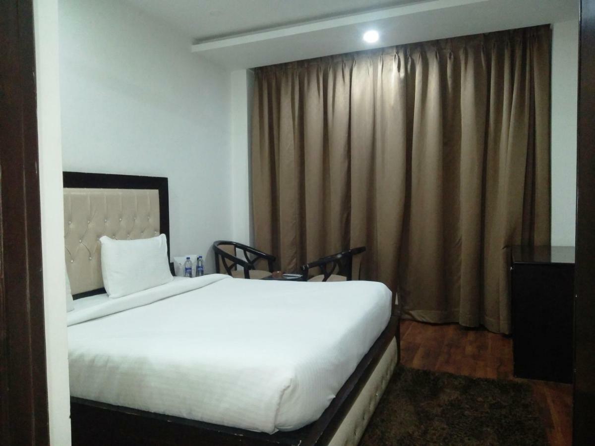 Ak Continental - Mcleodganj Hotel Дхарамсала Екстериор снимка