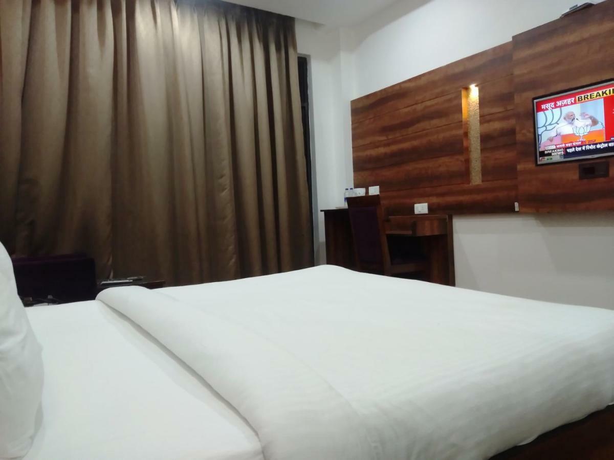 Ak Continental - Mcleodganj Hotel Дхарамсала Екстериор снимка