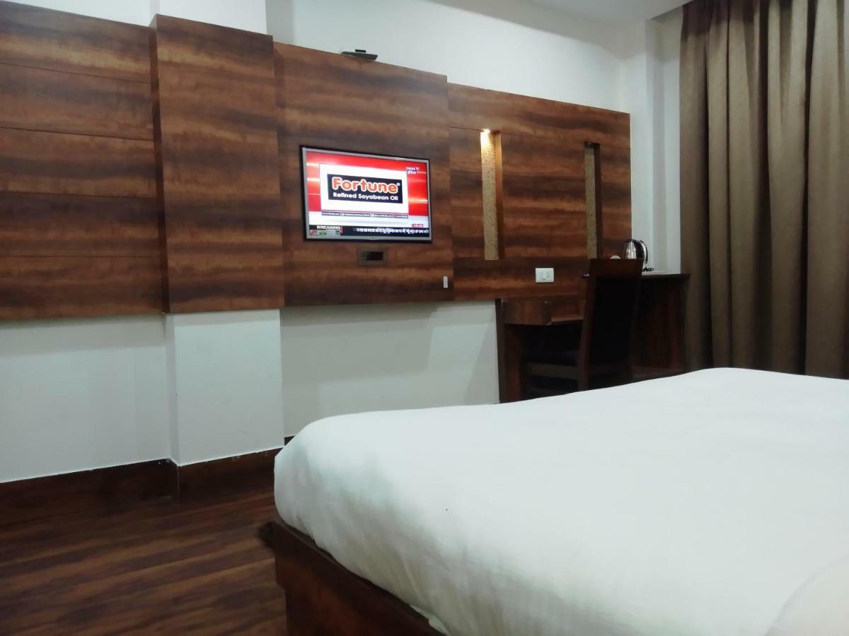 Ak Continental - Mcleodganj Hotel Дхарамсала Екстериор снимка
