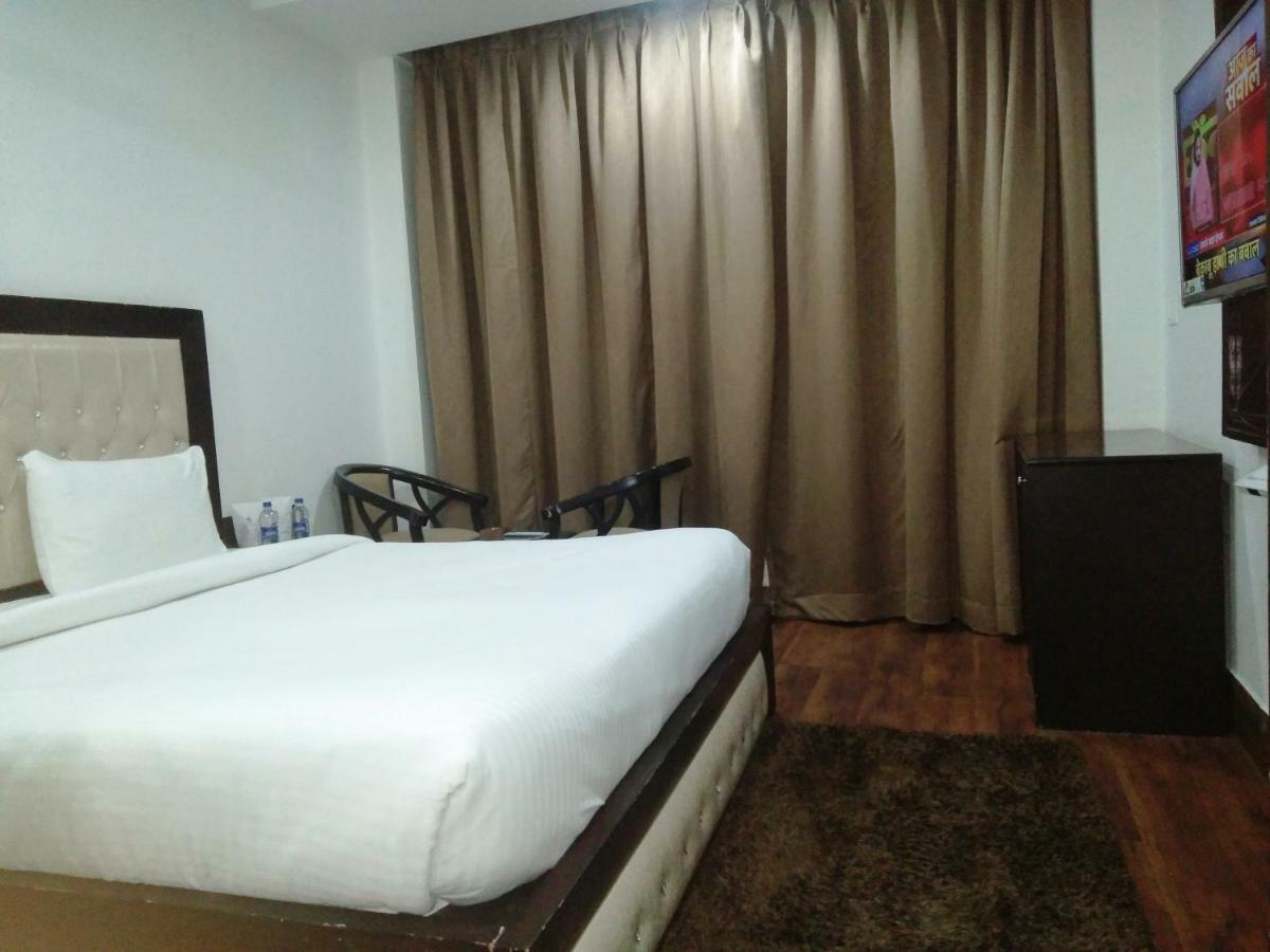 Ak Continental - Mcleodganj Hotel Дхарамсала Екстериор снимка