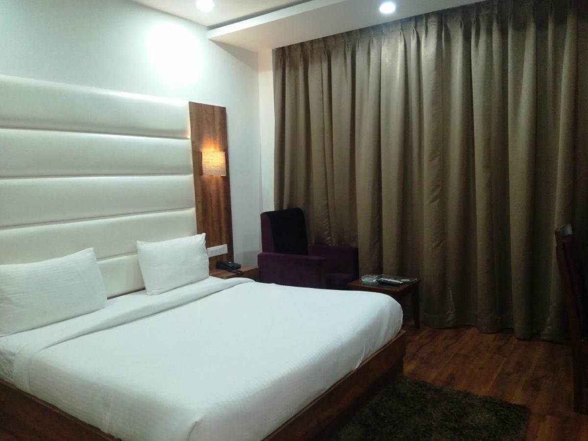 Ak Continental - Mcleodganj Hotel Дхарамсала Екстериор снимка