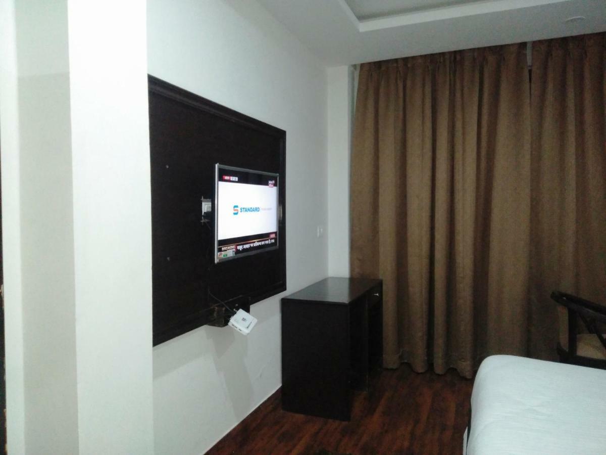 Ak Continental - Mcleodganj Hotel Дхарамсала Екстериор снимка