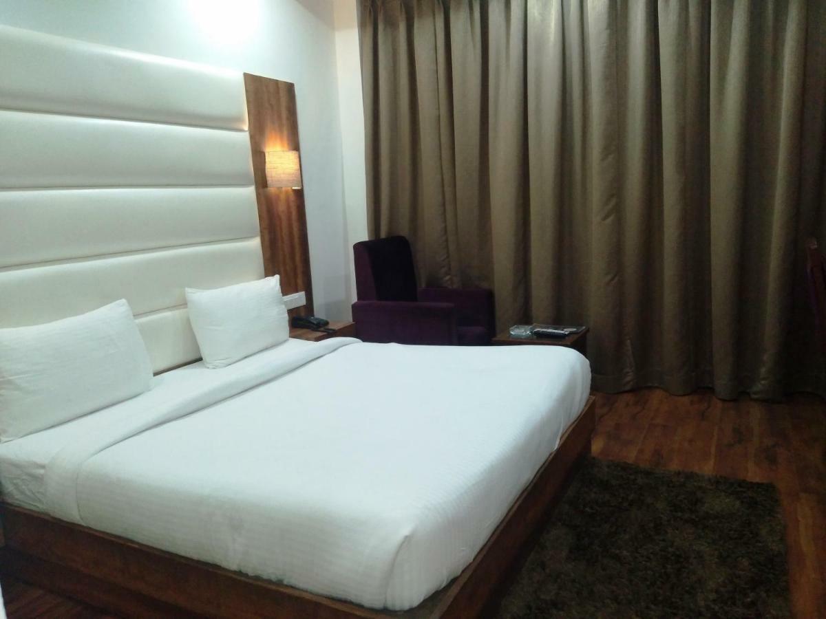 Ak Continental - Mcleodganj Hotel Дхарамсала Екстериор снимка